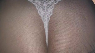 Gran Cogida con mi amiga latina, ella usu encaje Blanco mientras folla!